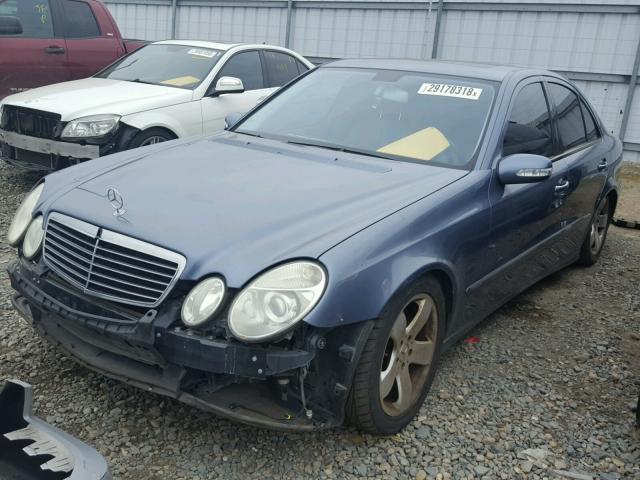 WDBUF65J43A203359 - 2003 MERCEDES-BENZ E 320 BLUE photo 2