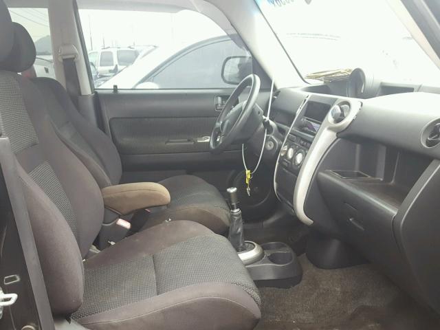 JTLKT334440162997 - 2004 TOYOTA SCION XB BLACK photo 5