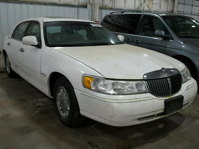 1LNHM82W8YY816390 - 2000 LINCOLN TOWN CAR S WHITE photo 1