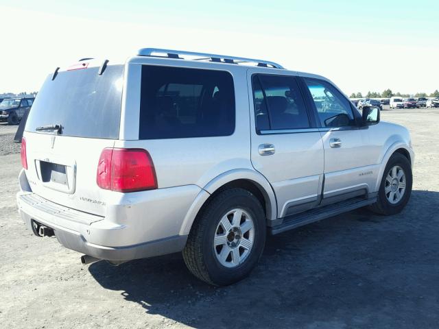 5LMFU28R03LJ39280 - 2003 LINCOLN NAVIGATOR SILVER photo 4