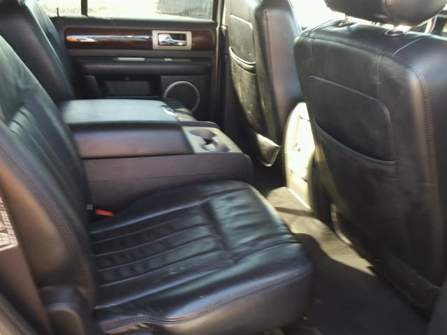 5LMFU28R03LJ39280 - 2003 LINCOLN NAVIGATOR SILVER photo 6