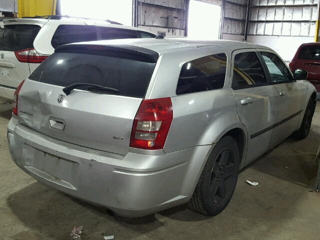 2D4FV47V96H157280 - 2006 DODGE MAGNUM SXT WHITE photo 4