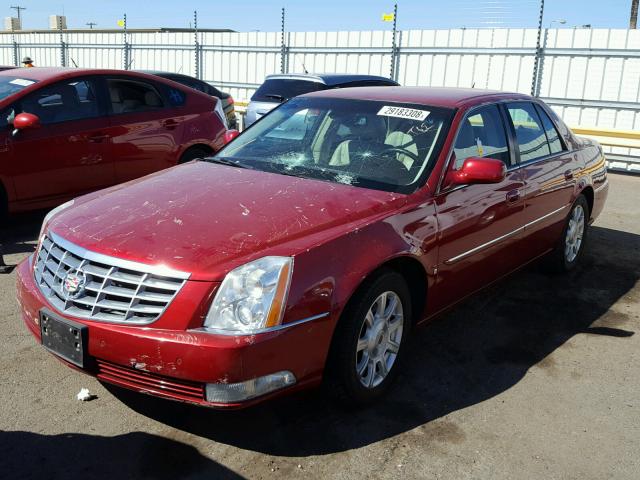 1G6KD57Y58U156791 - 2008 CADILLAC DTS MAROON photo 2