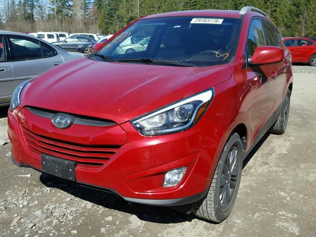 KM8JU3AG6FU081881 - 2015 HYUNDAI TUCSON LIM RED photo 2