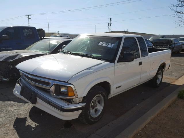 1GCCS19X9VK240690 - 1997 CHEVROLET S TRUCK S1 WHITE photo 2