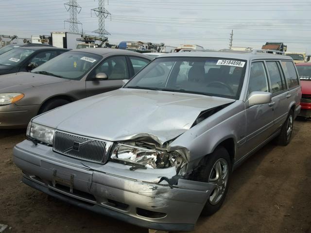 YV1KW9608W1046045 - 1998 VOLVO V90 SILVER photo 2