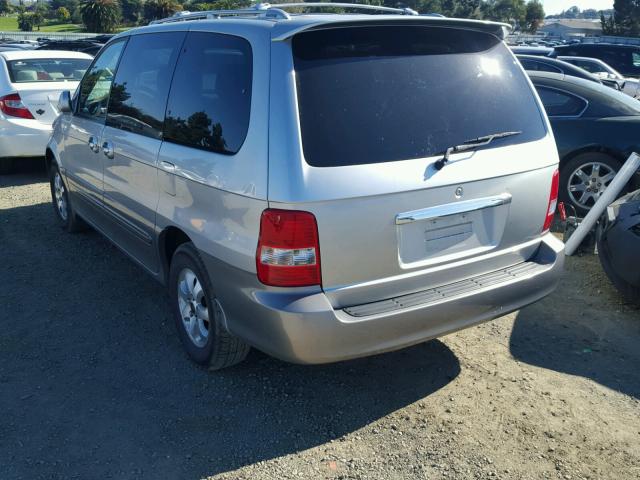 KNDUP131946515279 - 2004 KIA SEDONA EX SILVER photo 3