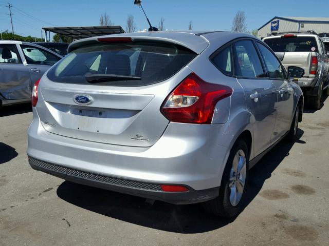 1FADP3K25EL113306 - 2014 FORD FOCUS SE SILVER photo 4