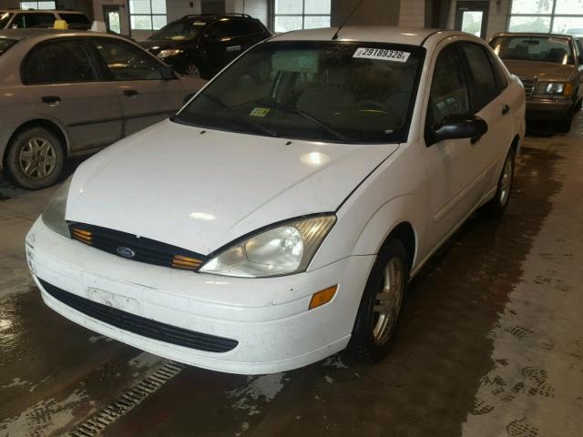 1FAFP34PX3W313756 - 2003 FORD FOCUS SE WHITE photo 2