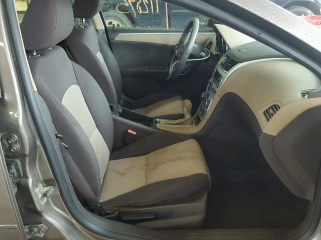 1G1ZB5EB8AF123545 - 2010 CHEVROLET MALIBU LS 灰色 照片 5