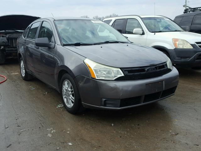 1FAHP35N89W155903 - 2009 FORD FOCUS SE GRAY photo 1