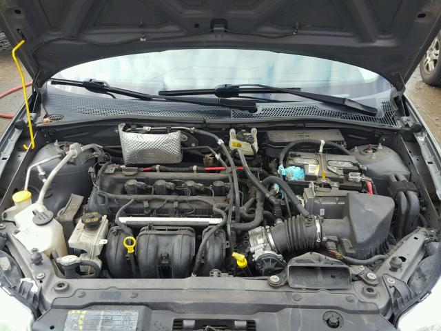 1FAHP35N89W155903 - 2009 FORD FOCUS SE GRAY photo 7