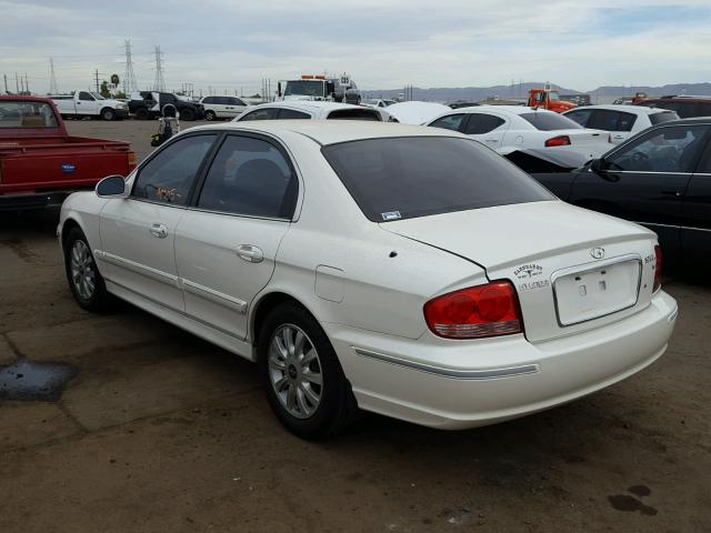 KMHWF35HX4A037688 - 2004 HYUNDAI SONATA GLS WHITE photo 3