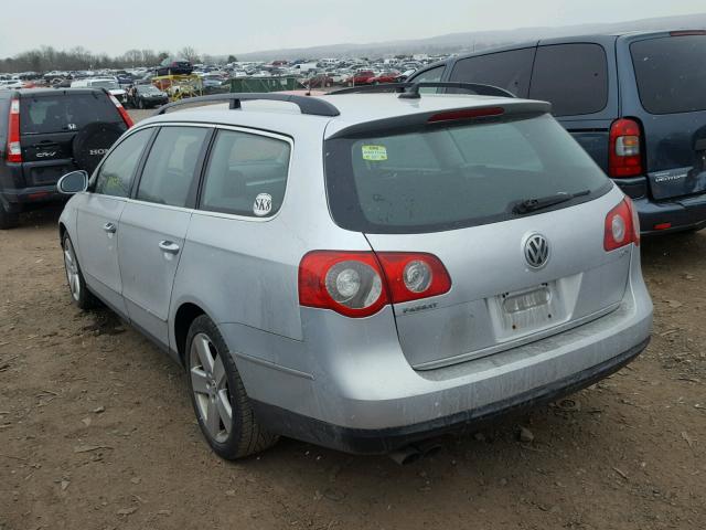 WVWLK73CX8E053308 - 2008 VOLKSWAGEN PASSAT WAG SILVER photo 3