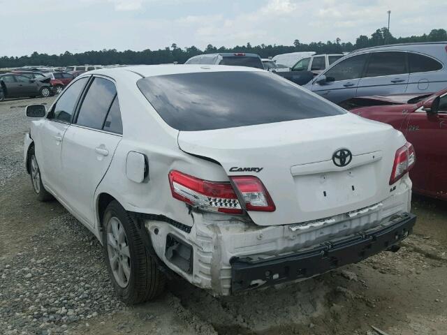 4T1BF3EK6BU591073 - 2011 TOYOTA CAMRY BASE WHITE photo 3