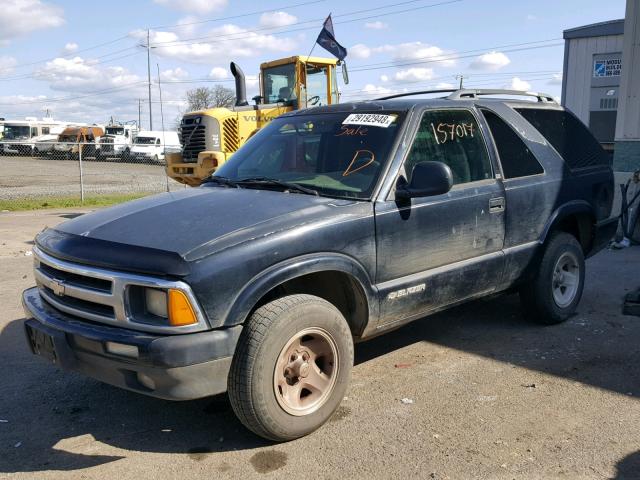 1GNCS18W1VK163281 - 1997 CHEVROLET BLAZER BLACK photo 2