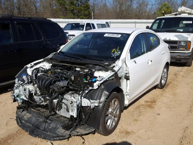 3MYDLBZV6GY143605 - 2016 TOYOTA SCION IA WHITE photo 2