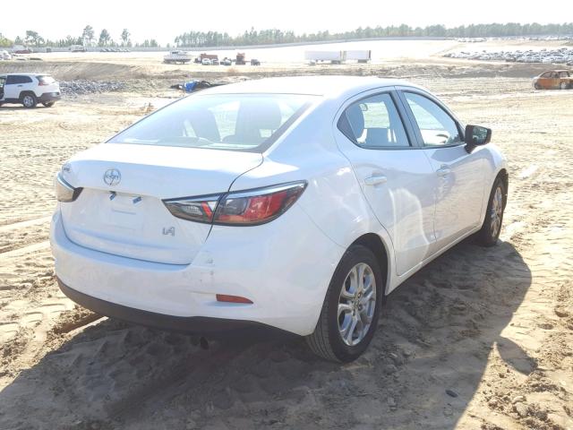 3MYDLBZV6GY143605 - 2016 TOYOTA SCION IA WHITE photo 4