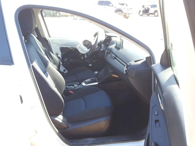 3MYDLBZV6GY143605 - 2016 TOYOTA SCION IA WHITE photo 5