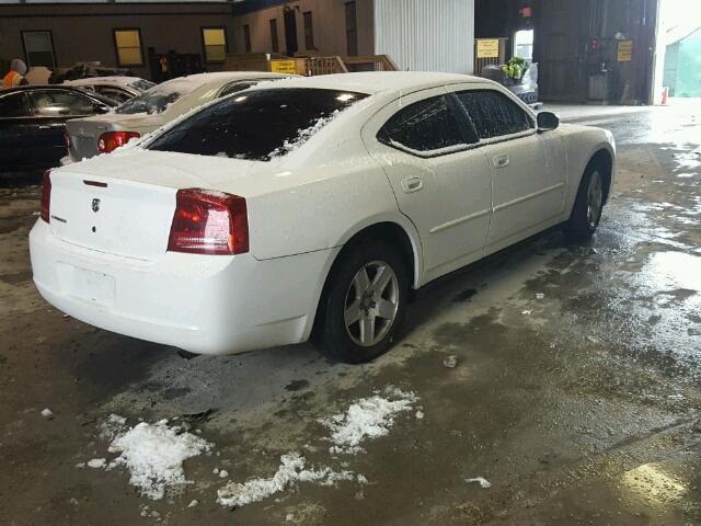 2B3KA43R17H819355 - 2007 DODGE CHARGER SE WHITE photo 4