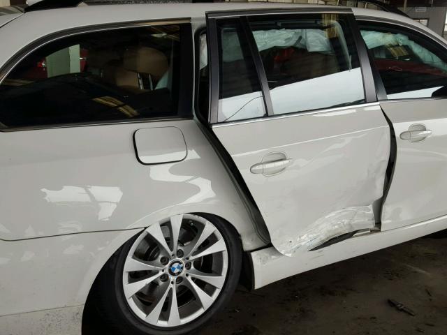 WBAPT7C52AC237947 - 2010 BMW 535 XI Biały zdjęcie 9