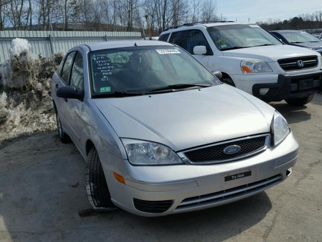 1FAFP34N46W253069 - 2006 FORD FOCUS ZX4 SILVER photo 1