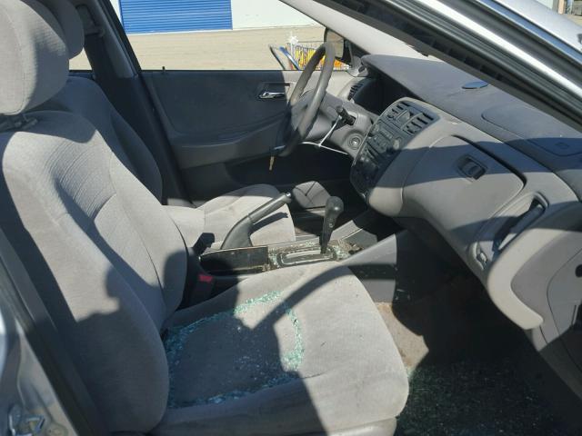 1HGCF86671A112555 - 2001 HONDA ACCORD VAL SILVER photo 5