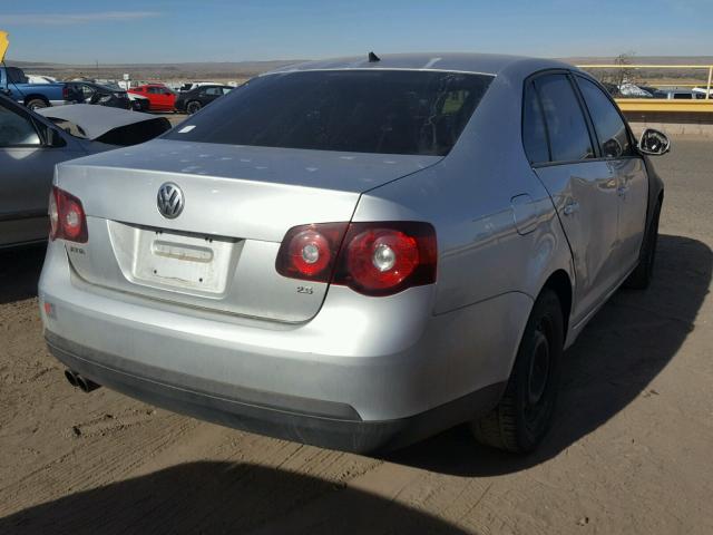 3VWJZ7AJ2AM006890 - 2010 VOLKSWAGEN JETTA S SILVER photo 4