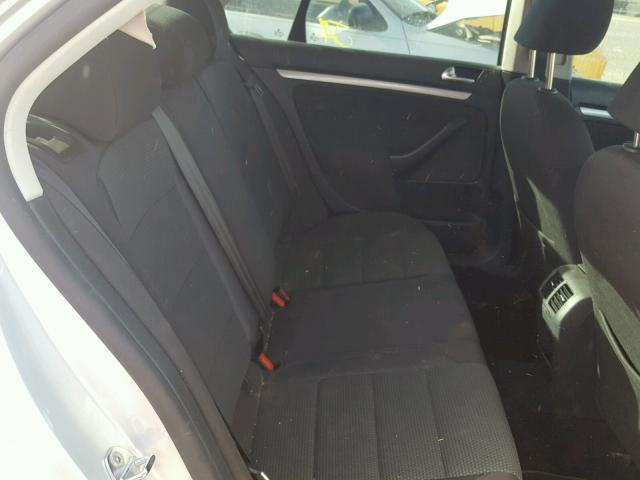 3VWJZ7AJ2AM006890 - 2010 VOLKSWAGEN JETTA S 银色 照片 6