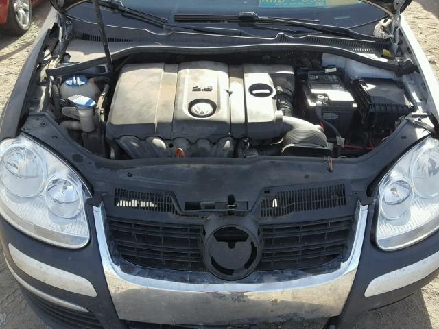 3VWJZ7AJ2AM006890 - 2010 VOLKSWAGEN JETTA S 银色 照片 7