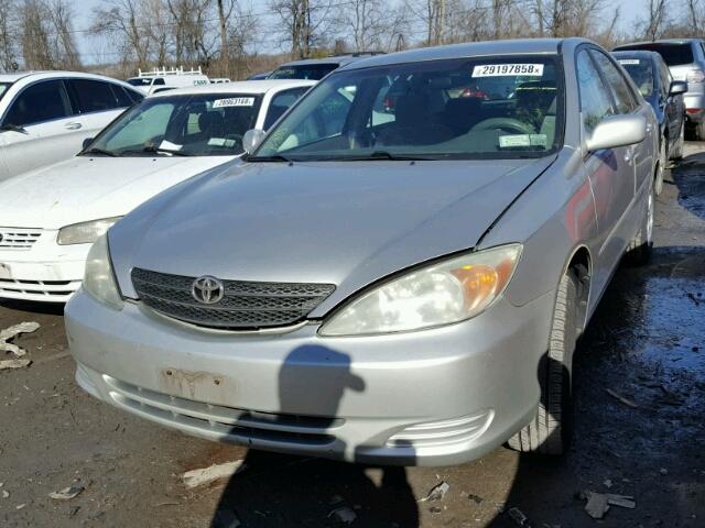 4T1BE32K24U833867 - 2004 TOYOTA CAMRY LE SILVER photo 2