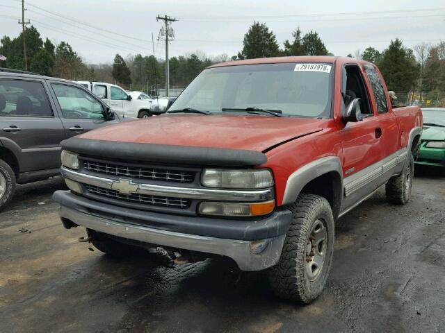 1GCGK29U0YE376089 - 2000 CHEVROLET SILVERADO RED photo 2