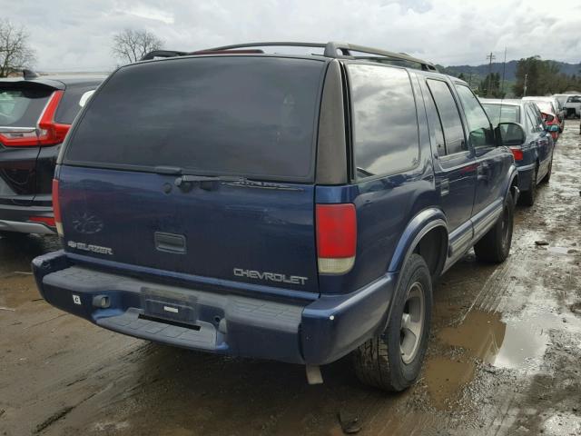 1GNCS13W0Y2285108 - 2000 CHEVROLET BLAZER BLUE photo 4