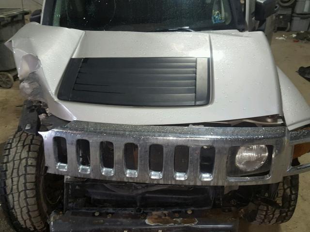 5GTDN13E378115616 - 2007 HUMMER H3 SILVER photo 7