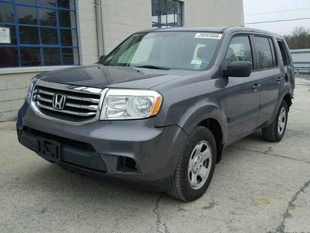 5FNYF4H25FB075995 - 2015 HONDA PILOT LX GRAY photo 2