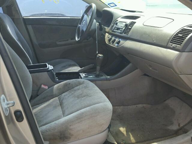 4T1BE32K44U340854 - 2004 TOYOTA CAMRY LE 金色 照片 5
