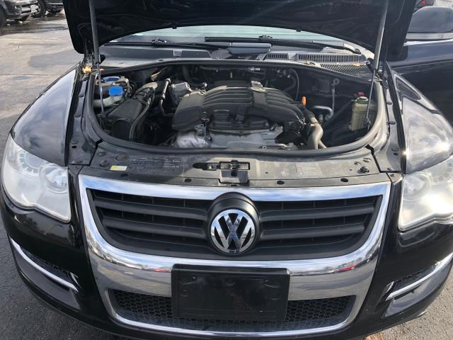 WVGBE77L79D022257 - 2009 VOLKSWAGEN TOUAREG 2 BLACK photo 8