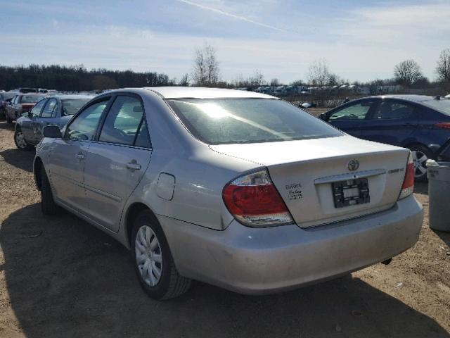 4T1BE32K85U567031 - 2005 TOYOTA CAMRY LE SILVER photo 3