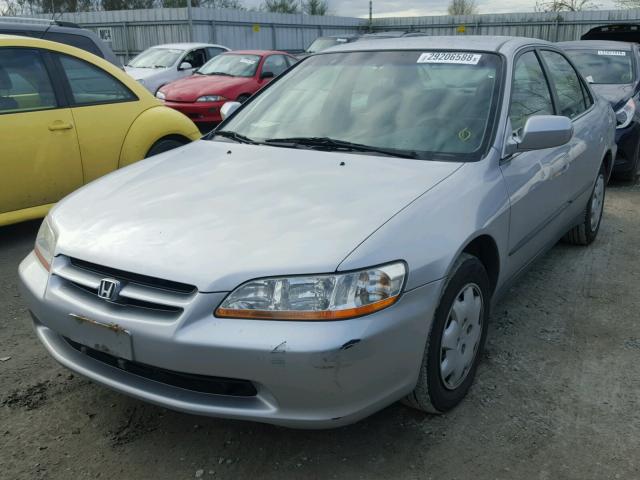 JHMCG5648YC029724 - 2000 HONDA ACCORD LX SILVER photo 2