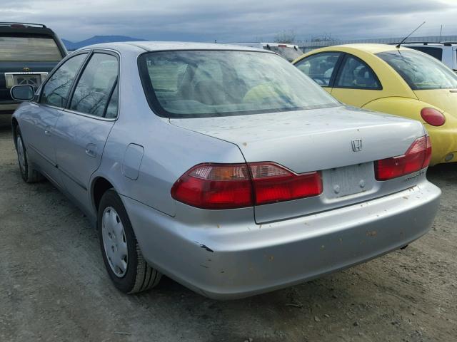 JHMCG5648YC029724 - 2000 HONDA ACCORD LX SILVER photo 3