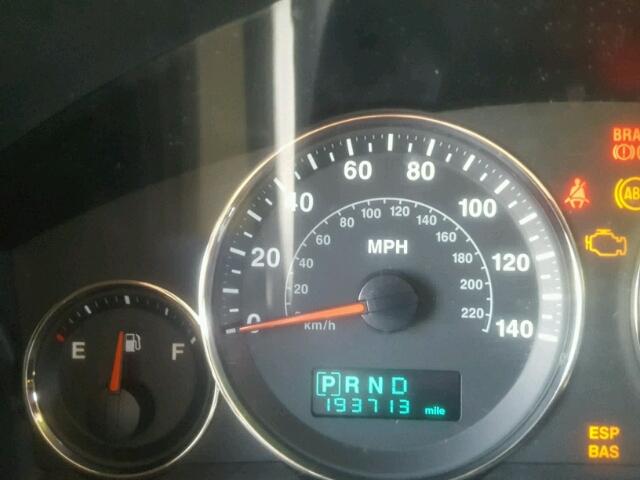 1J8HG68287C604467 - 2007 JEEP COMMANDER SILVER photo 8