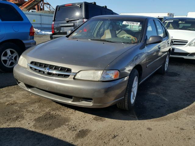 1N4DL01D8WC161333 - 1998 NISSAN ALTIMA XE BROWN photo 2