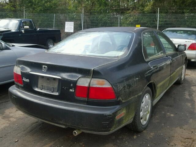 1HGCD5637VA066368 - 1997 HONDA ACCORD LX BLACK photo 4