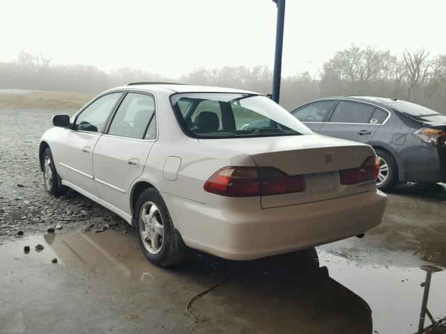 1HGCG5667YA151880 - 2000 HONDA ACCORD EX WHITE photo 3