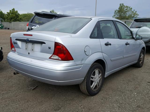 1FAFP34Z63W295564 - 2003 FORD FOCUS SE C SILVER photo 4