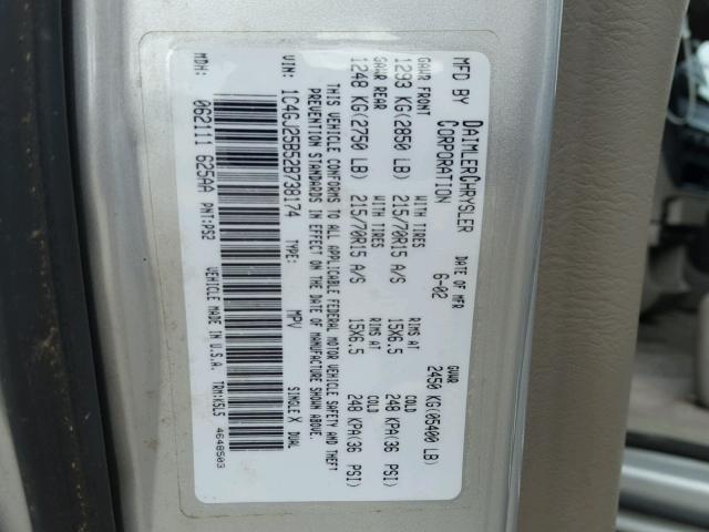 1C4GJ25B52B738174 - 2002 CHRYSLER VOYAGER GRAY photo 10