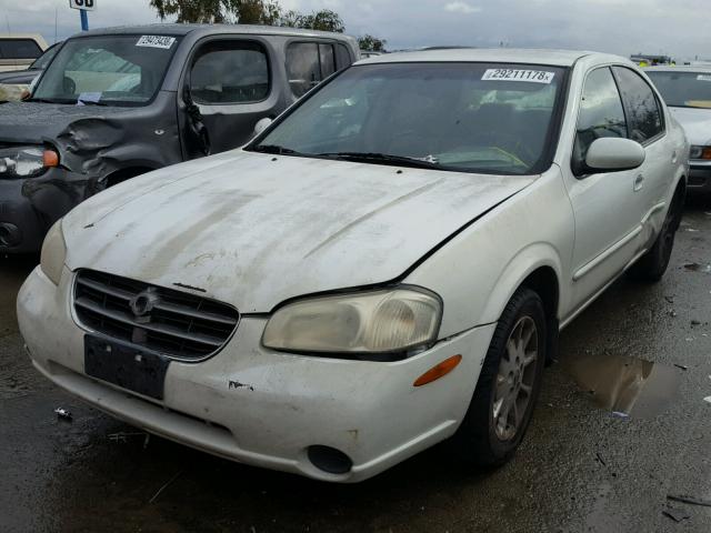 JN1CA31D71T820074 - 2001 NISSAN MAXIMA GXE WHITE photo 2