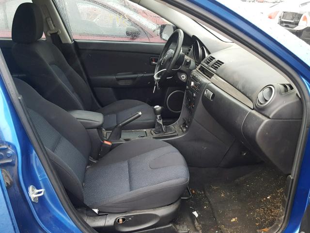 JM1BK143661437873 - 2006 MAZDA 3 HATCHBAC BLUE photo 5