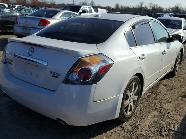 1N4BL21E98C135046 - 2008 NISSAN ALTIMA 3.5 WHITE photo 4