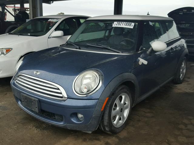 WMWMF335X9TW77865 - 2009 MINI COOPER BLUE photo 2